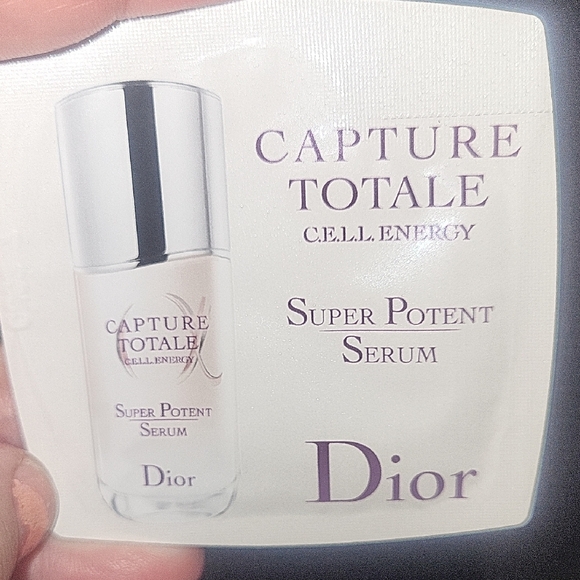 Dior Capture Totale Serum Sample Set - Picture 3 of 5
